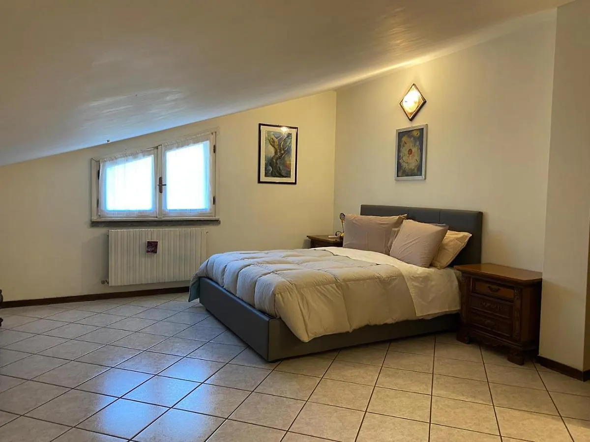 Apartment Mansarda In Villa Cenate Sopra